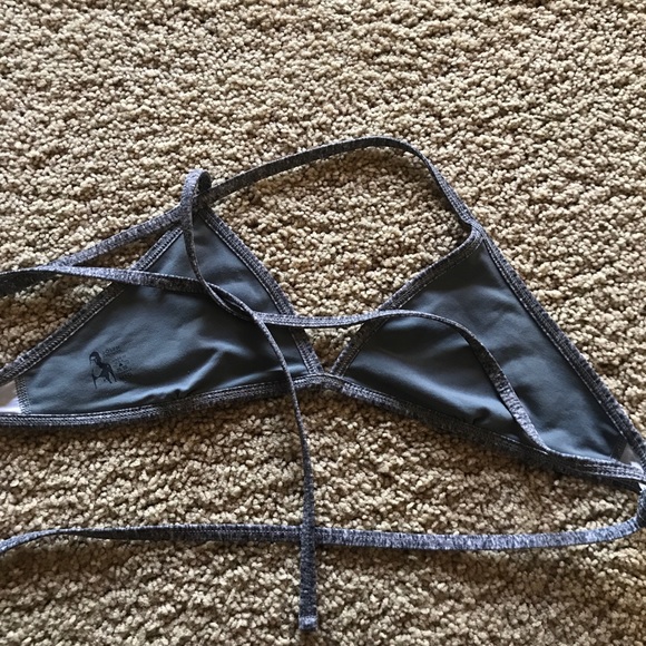 Jolyn Triangle Top - Picture 4 of 5